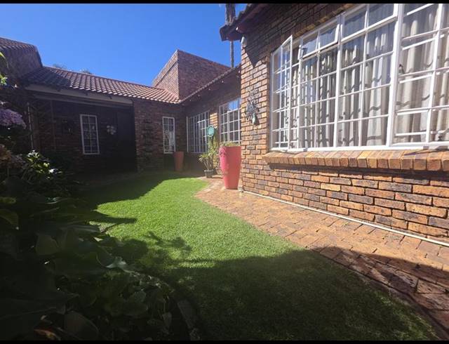 3 BEDROOM TOWNHOUSE FOR SALE IN BRACKENDOWNS